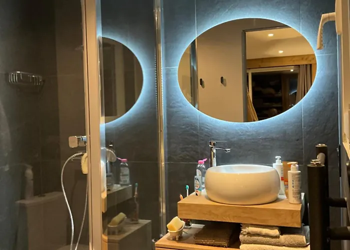 1850 Centre Apartman